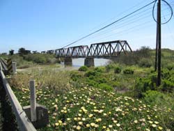 A picture of a bridge over the Salinas River.